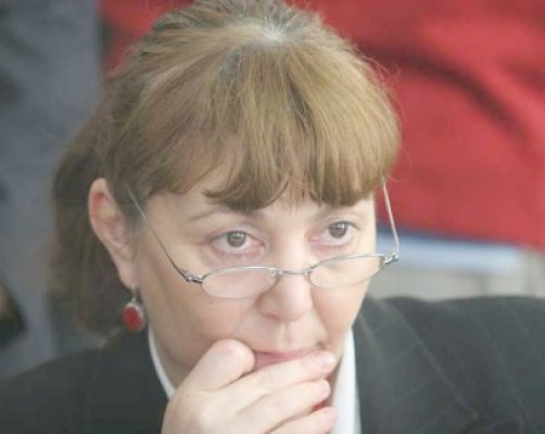 Macovei semnalează încălcări ale legii în cazul Năstase şi cere demisia lui Rus